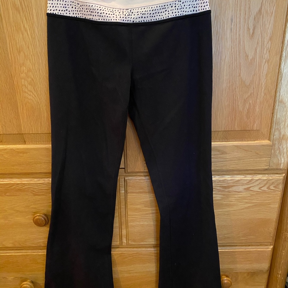 lululemon yoga pant (flare bottom)
